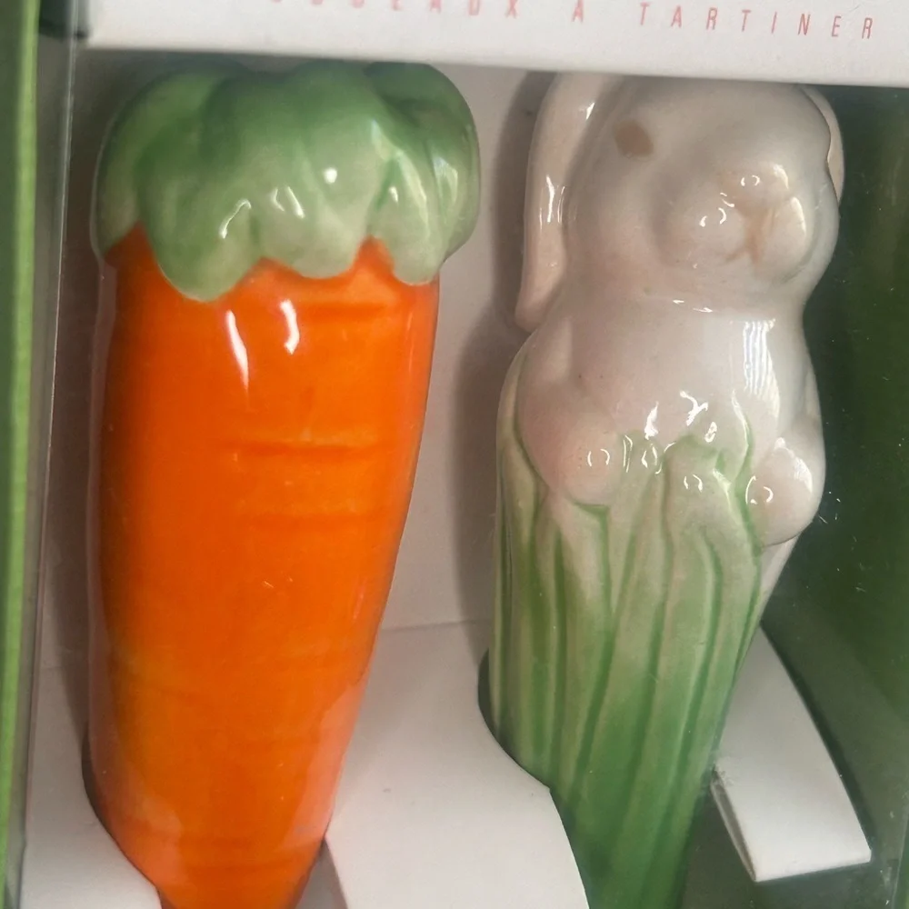 NWT Williams Sonoma Set of Bunny Carrot Spreaders Kitchen Utensils Home Decor